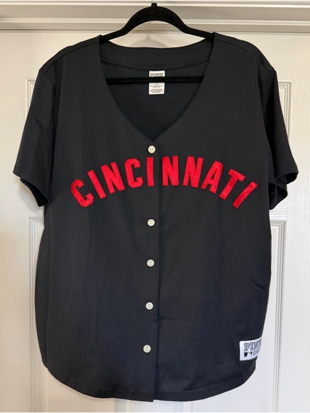 Victoria’s Secret PINK Cincinnati Reds MLB Jersey Women’s Large Black